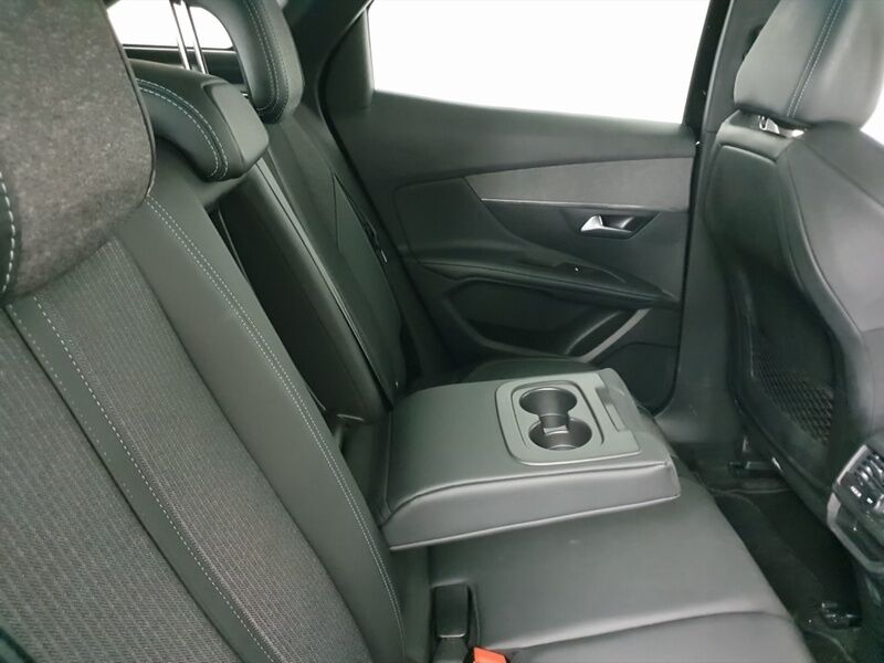More views of Peugeot 3008