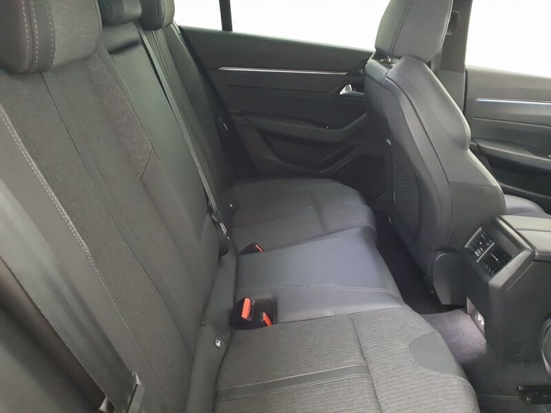 More views of Peugeot 508