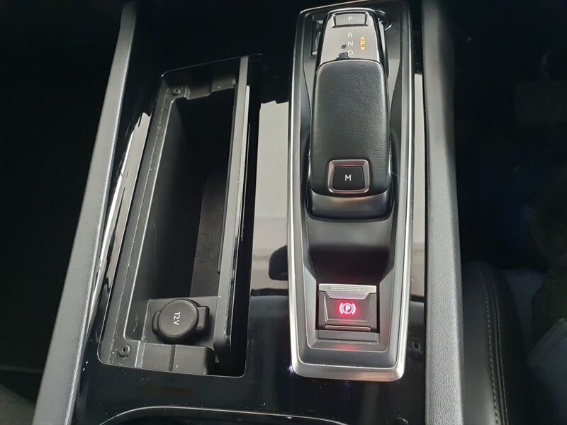 More views of Peugeot 508