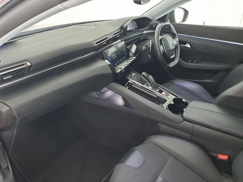 More views of Peugeot 508