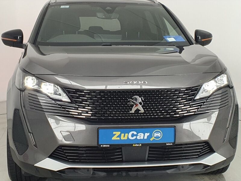 More views of Peugeot 5008