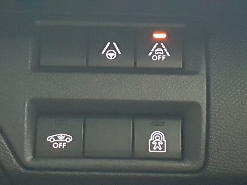 More views of Peugeot 5008