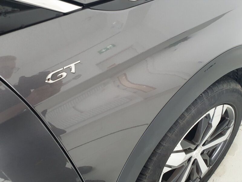 More views of Peugeot 5008