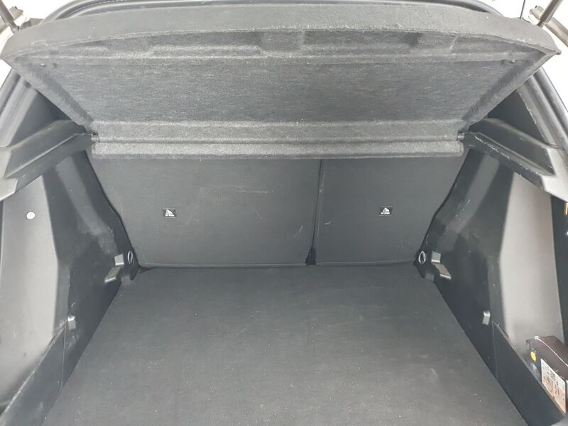More views of Peugeot 2008