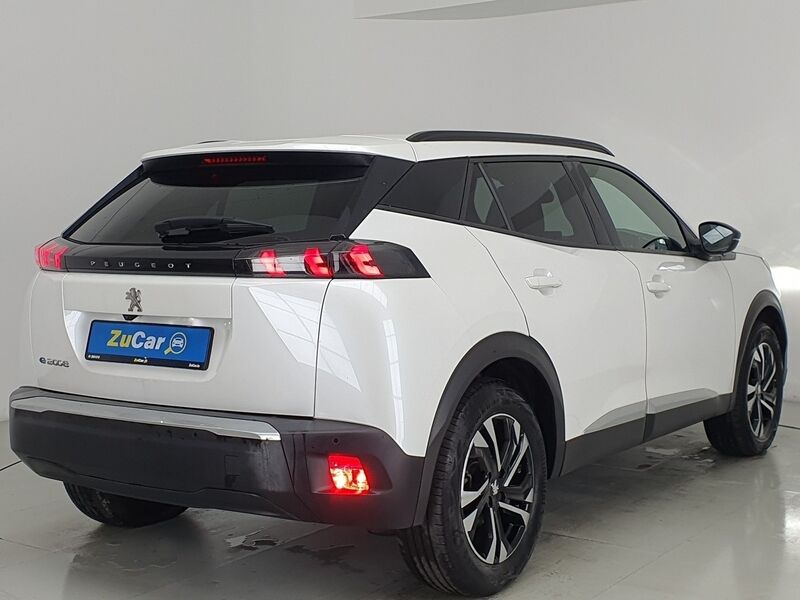 More views of Peugeot 2008