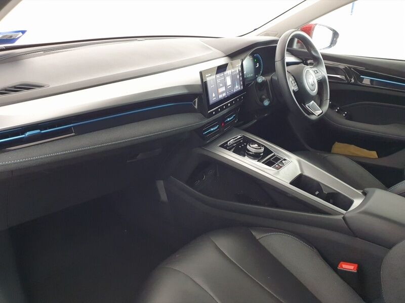 More views of MG MG5