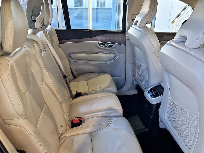 More views of Volvo XC90