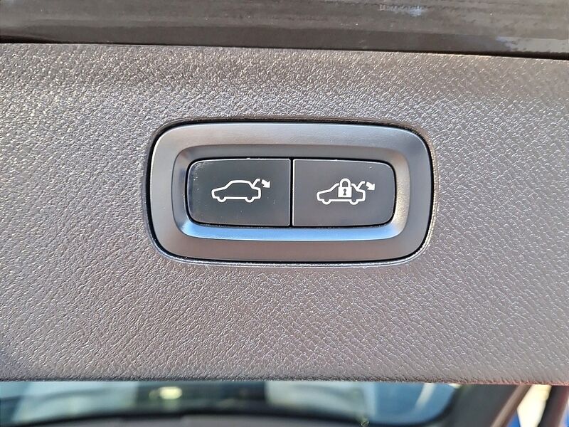 More views of Volvo XC90