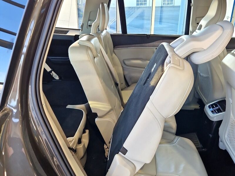 More views of Volvo XC90
