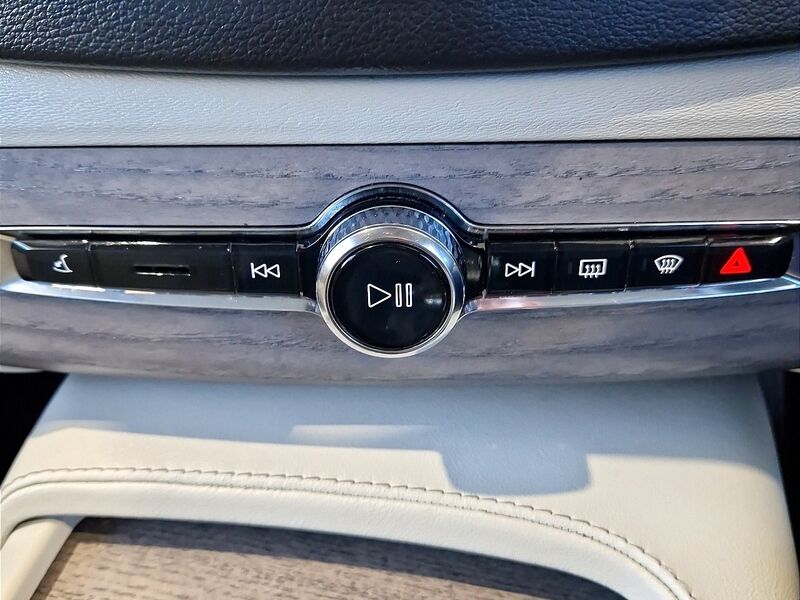 More views of Volvo XC90