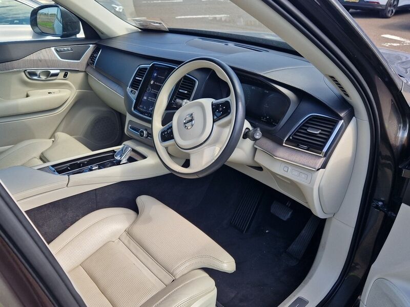 More views of Volvo XC90
