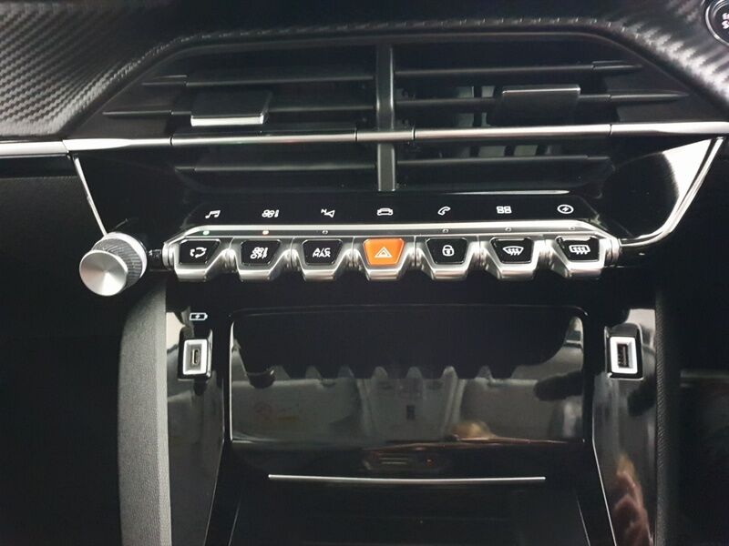 More views of Peugeot 2008