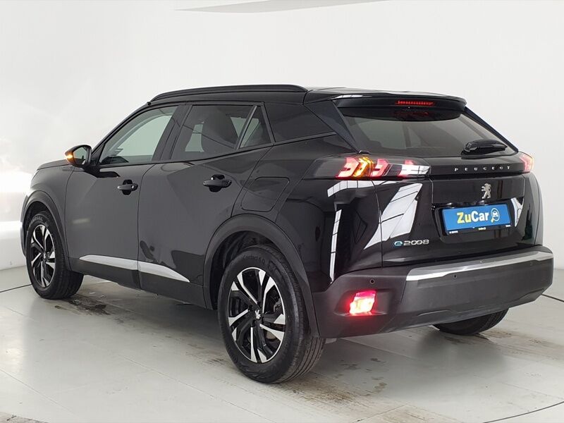 More views of Peugeot 2008