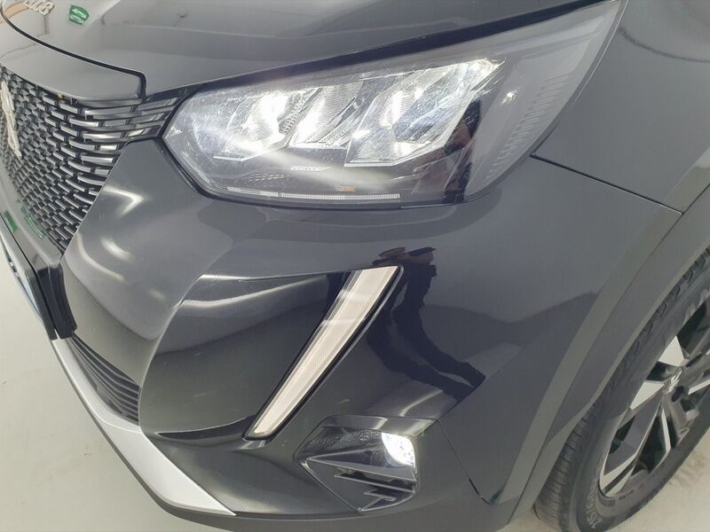 More views of Peugeot 2008