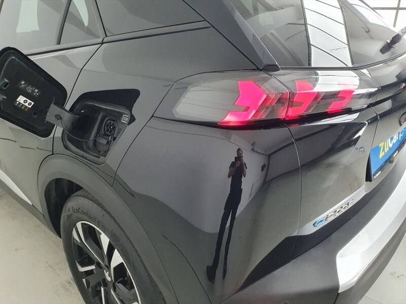 More views of Peugeot 2008