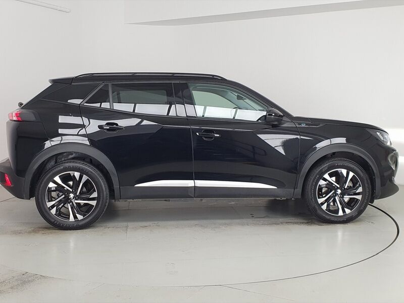 More views of Peugeot 2008