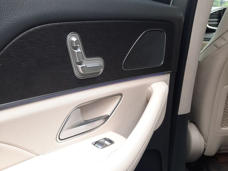 More views of Mercedes-Benz GLE
