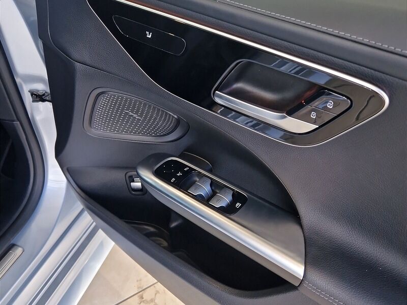 More views of Mercedes-Benz C-Class