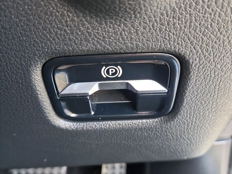 More views of Mercedes-Benz C-Class