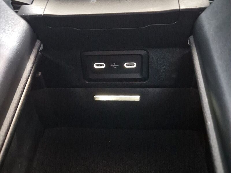 More views of Mercedes-Benz C-Class