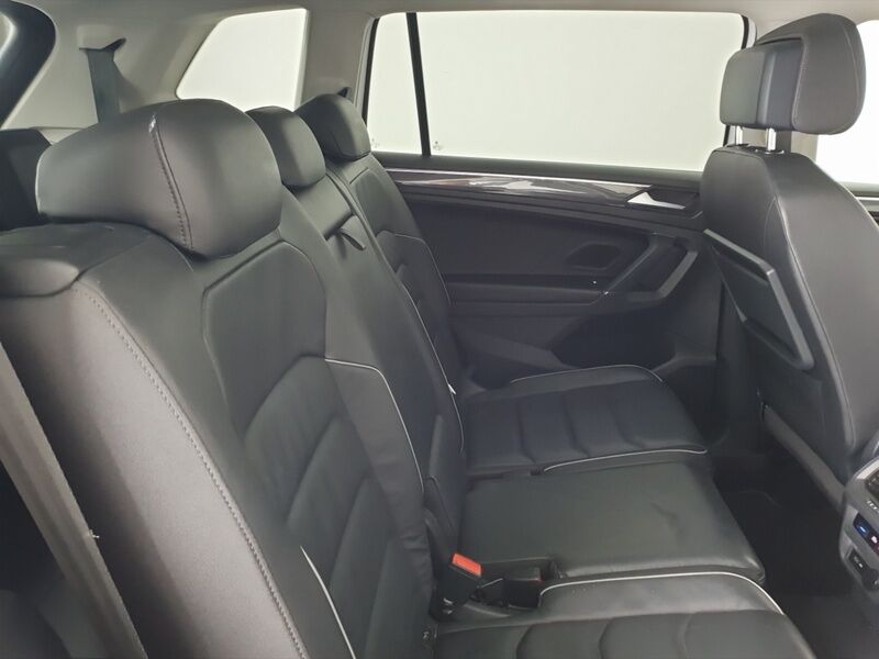 More views of Volkswagen Tiguan