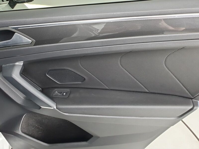 More views of Volkswagen Tiguan