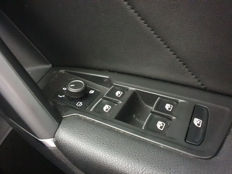 More views of Volkswagen Tiguan