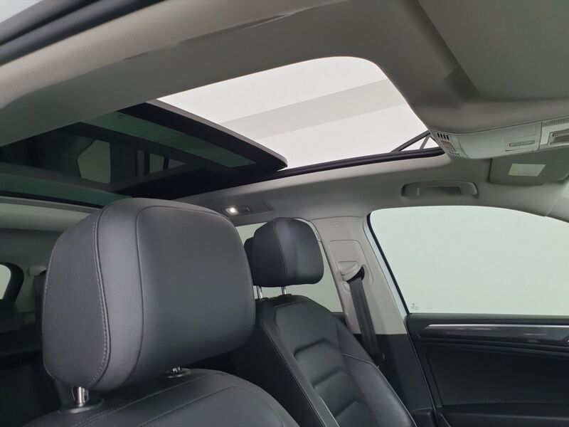 More views of Volkswagen Tiguan