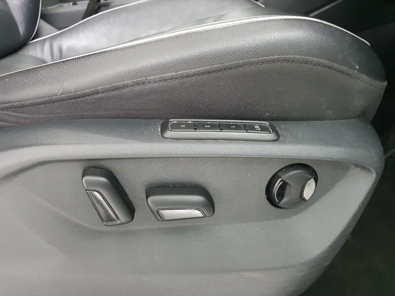 More views of Volkswagen Tiguan