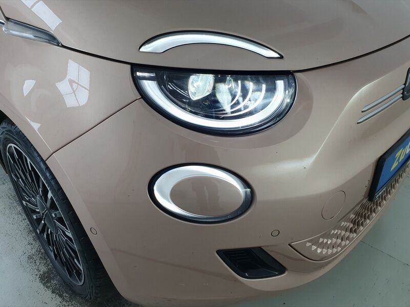 More views of Fiat 500e