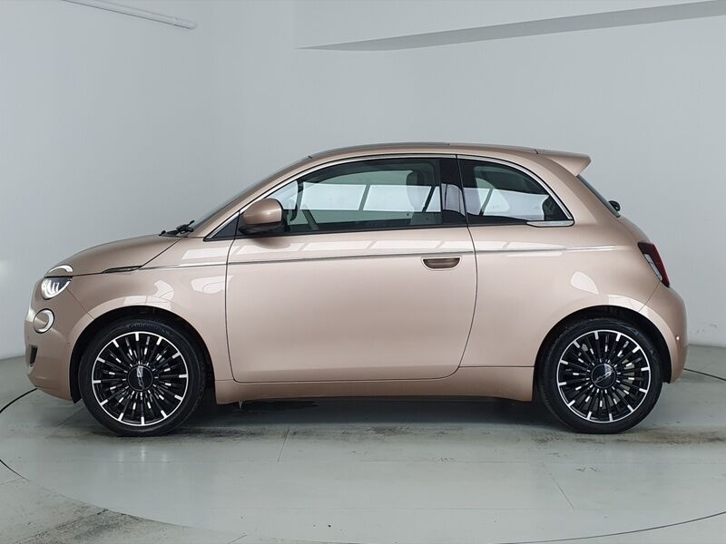 More views of Fiat 500e