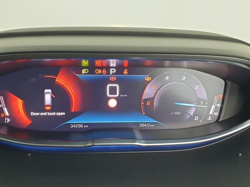 More views of Peugeot 5008