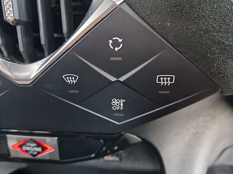 More views of DS Automobiles DS 3