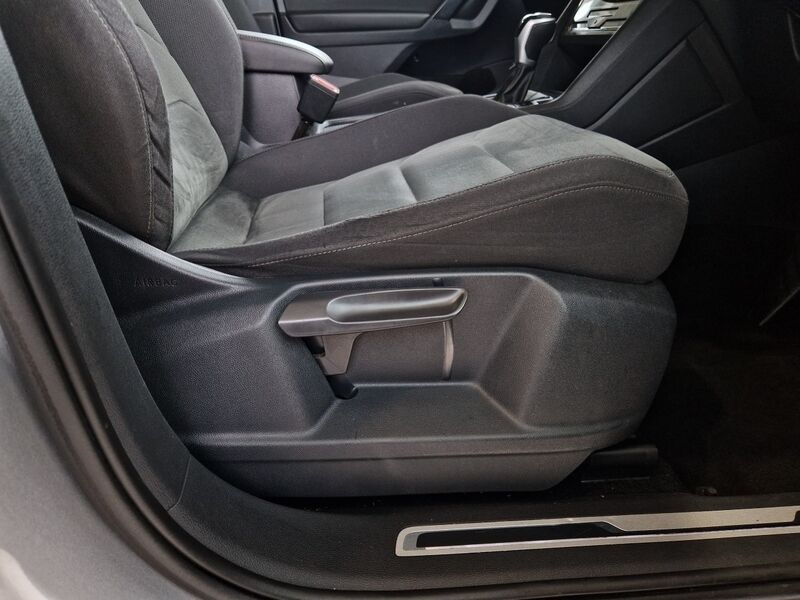 More views of Volkswagen Tiguan