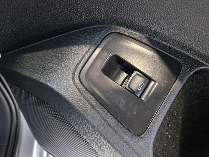 More views of Volkswagen Tiguan