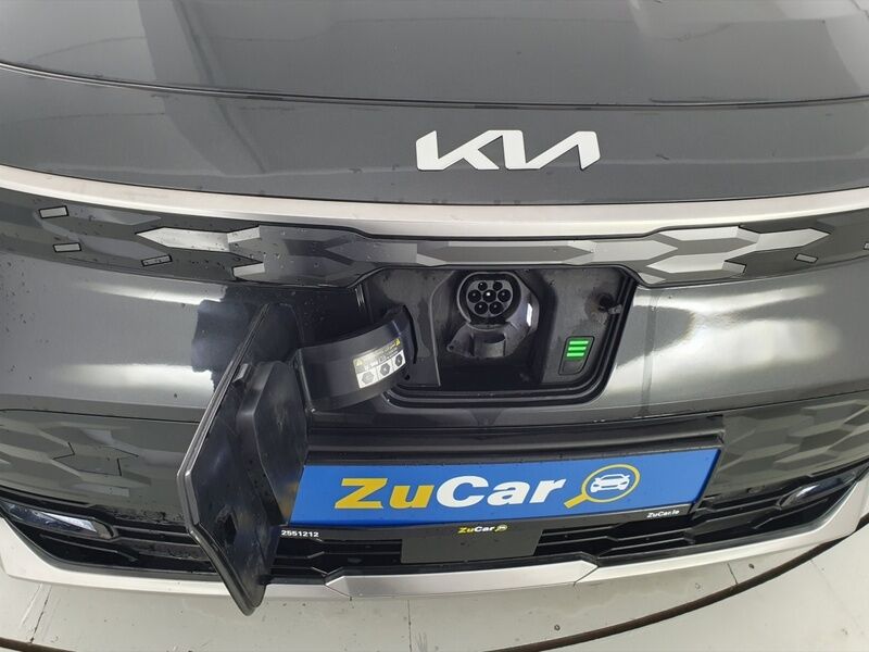 More views of Kia Niro