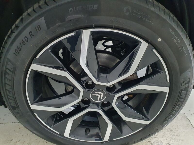More views of Citroen E-C4