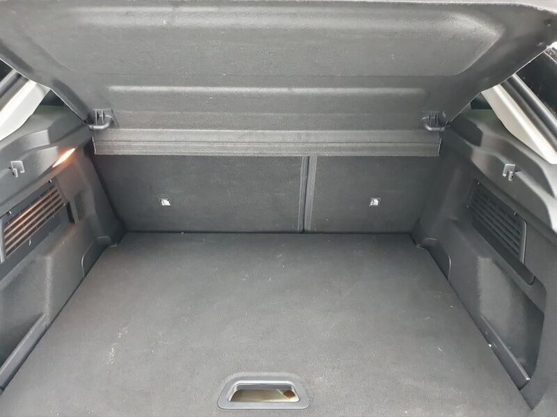 More views of Citroen E-C4