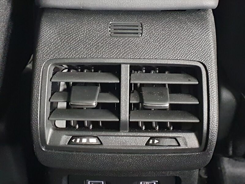 More views of Citroen E-C4