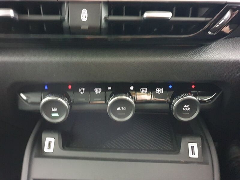More views of Citroen E-C4