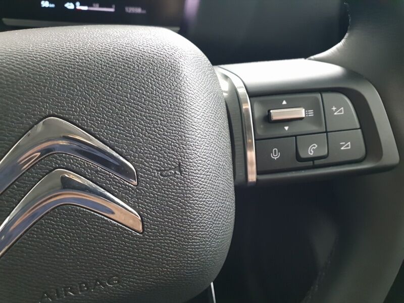 More views of Citroen E-C4
