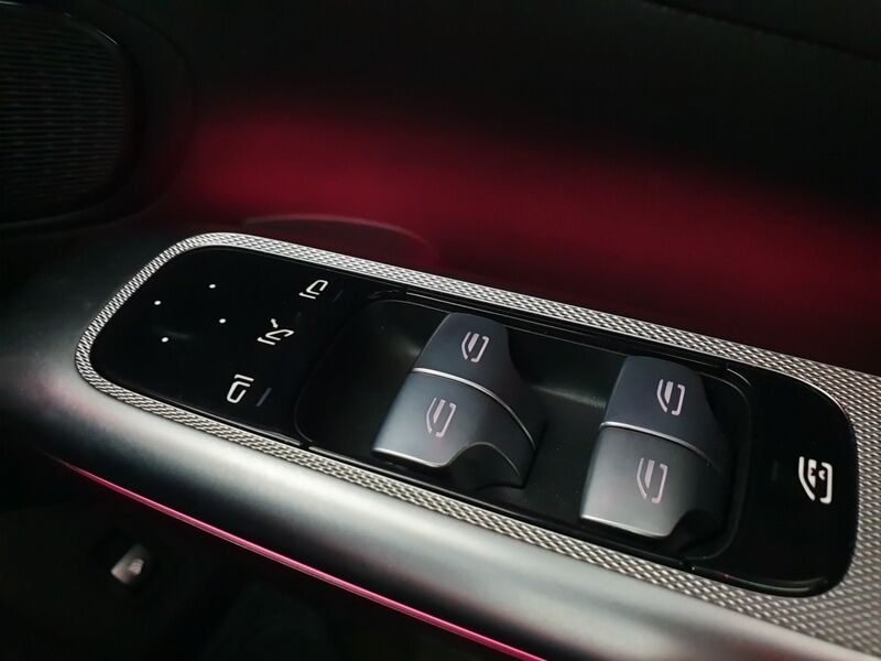 More views of Mercedes-Benz GLC