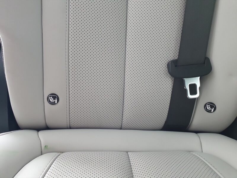 More views of Hyundai Santa Fe