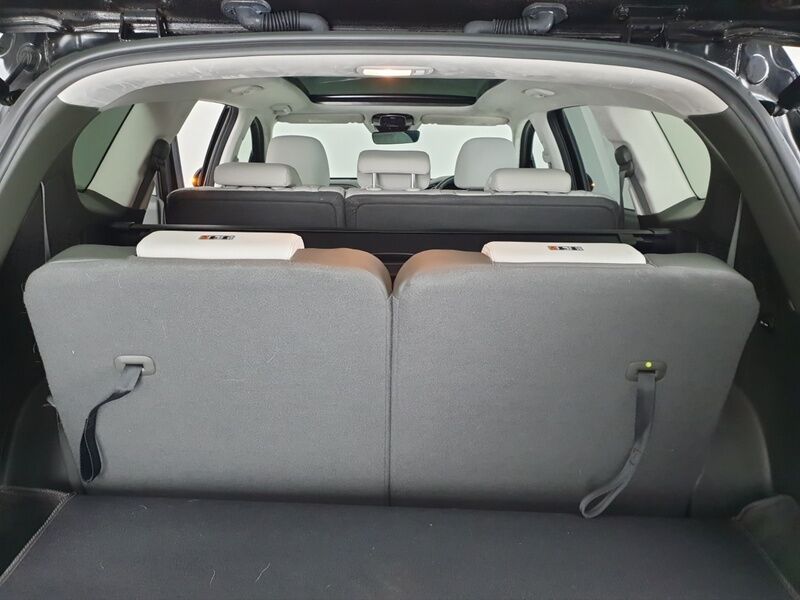 More views of Hyundai Santa Fe