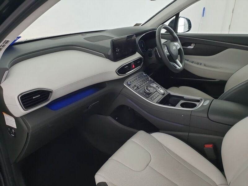 More views of Hyundai Santa Fe