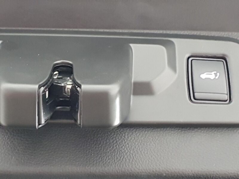 More views of Renault Austral