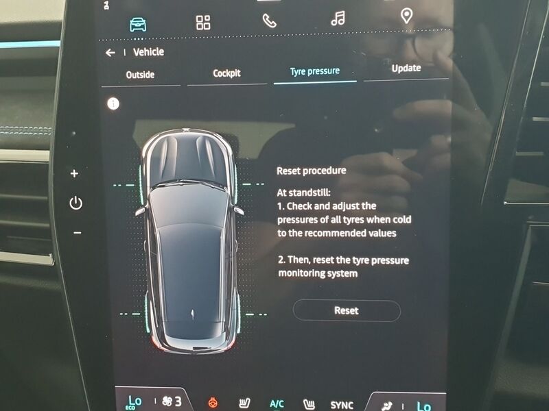 More views of Renault Austral