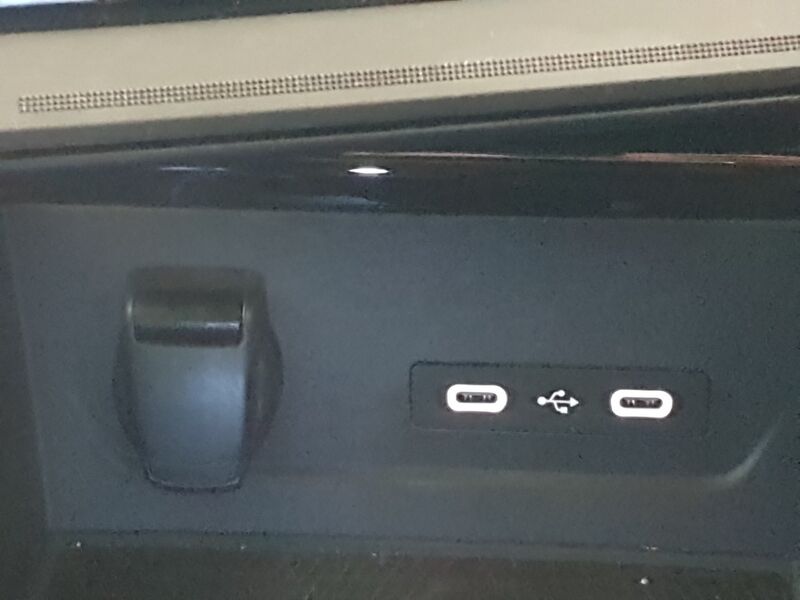 More views of Renault Austral