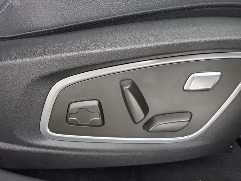 More views of Renault Austral