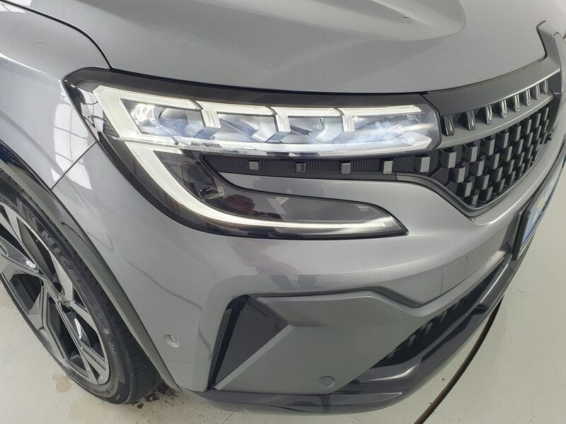 More views of Renault Austral